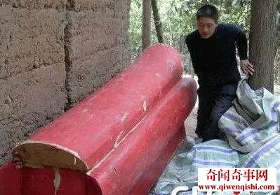 天天奇闻:四川女子被埋葬一星期后从棺材里复活