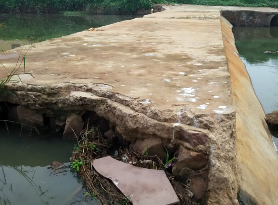 最上一层为新修的拦水坝