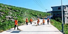 德江县高山镇集中养护工开展公路养护工作受到好评
