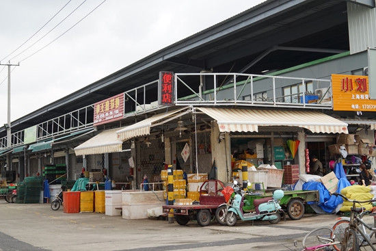 宝山区江阳市场违建随处可见(六) 宝山区江阳市场违建随处可见(六)
