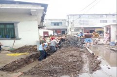 潢川县“以奖代补”治理背街小巷环卫显成效